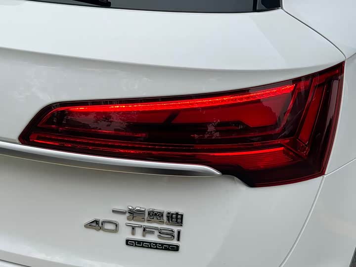 Фото 19 - Audi Q5L