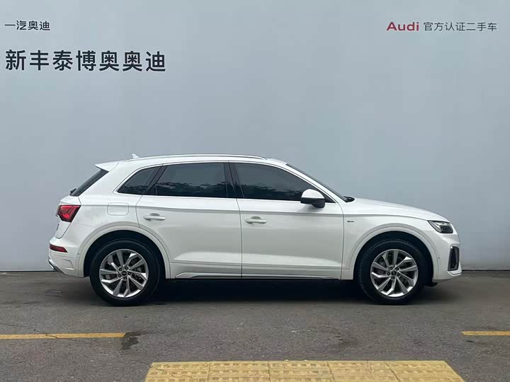 Фото 3 - Audi Q5L