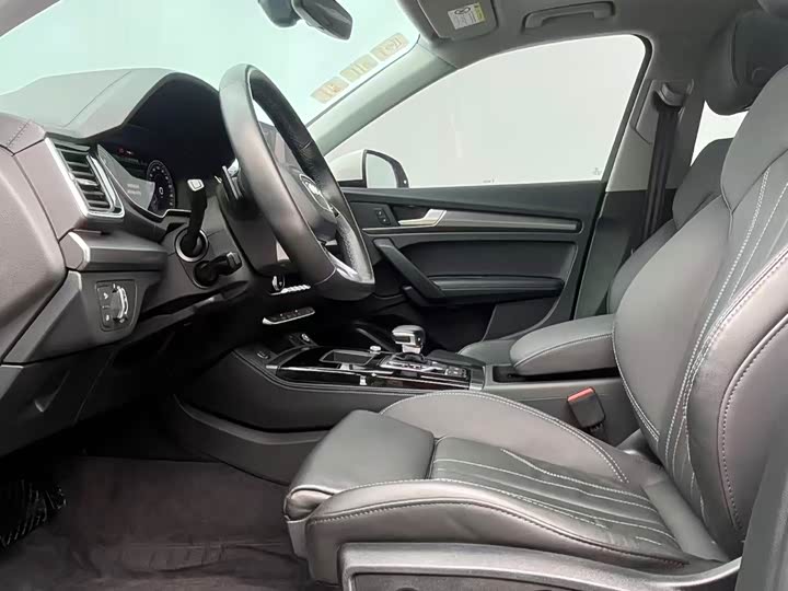 Фото 5 - Audi Q5L