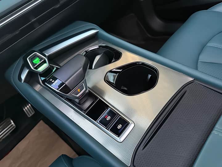 Фото 10 - MG Motor 7