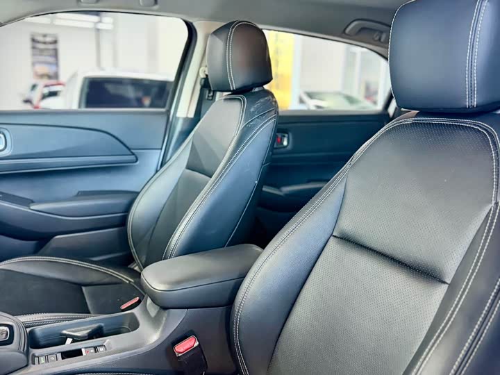 Фото 13 - Honda Vezel