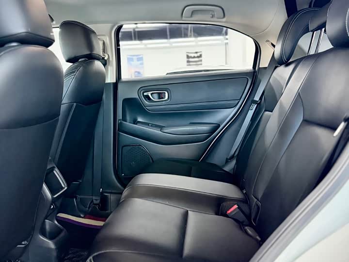 Фото 15 - Honda Vezel