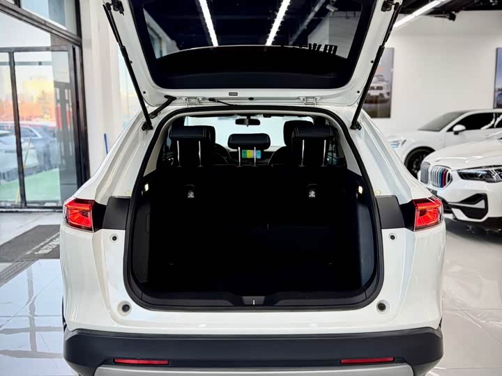 Фото 17 - Honda Vezel