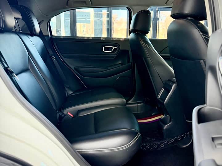 Фото 19 - Honda Vezel