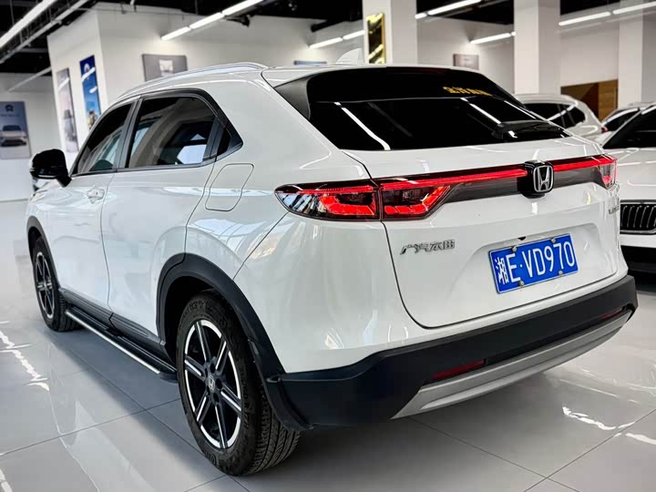 Фото 4 - Honda Vezel