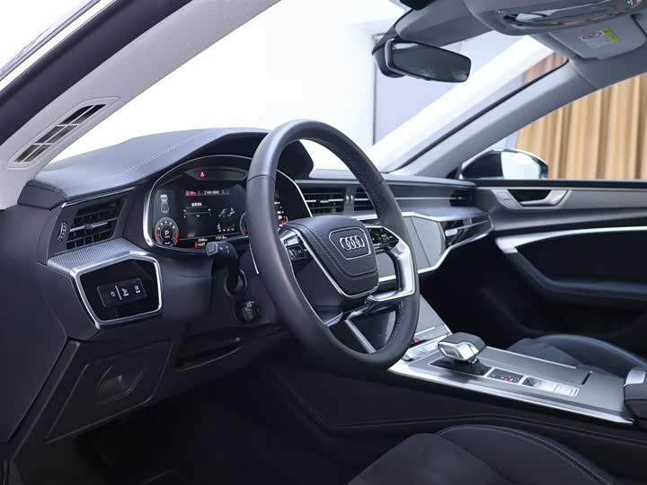 Фото 11 - Audi A7L