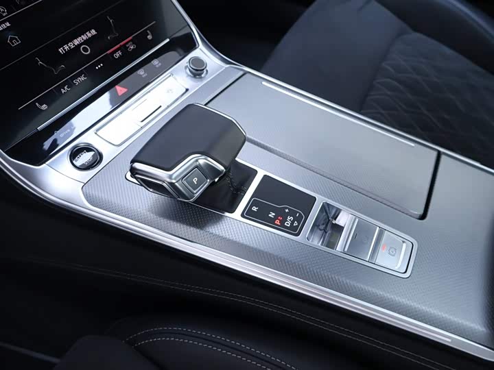 Фото 12 - Audi A7L