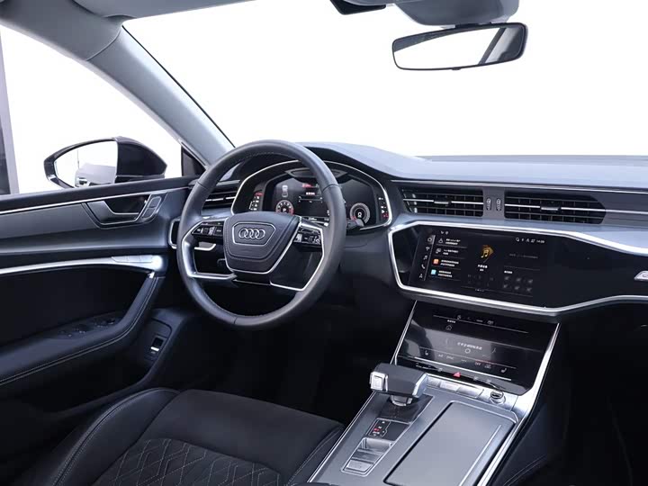 Фото 14 - Audi A7L