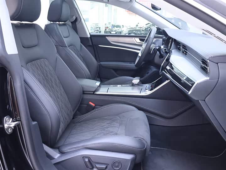 Фото 20 - Audi A7L