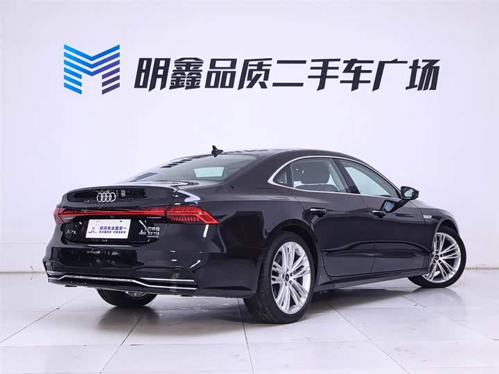 Фото 7 - Audi A7L