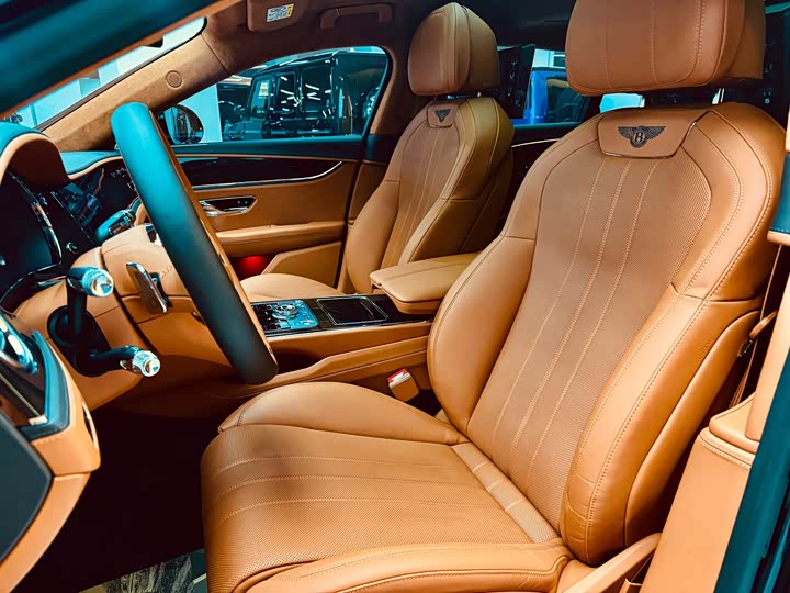 Фото 10 - Bentley Flying Spur Hybrid