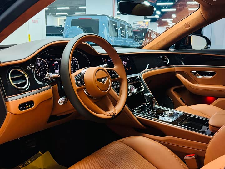 Фото 13 - Bentley Flying Spur Hybrid
