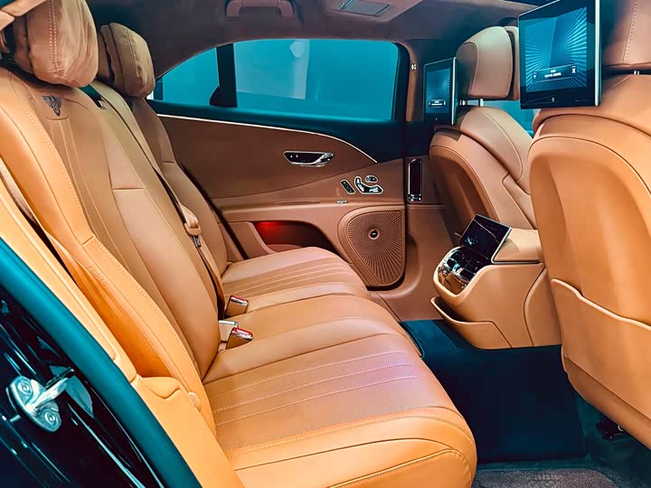 Фото 21 - Bentley Flying Spur Hybrid