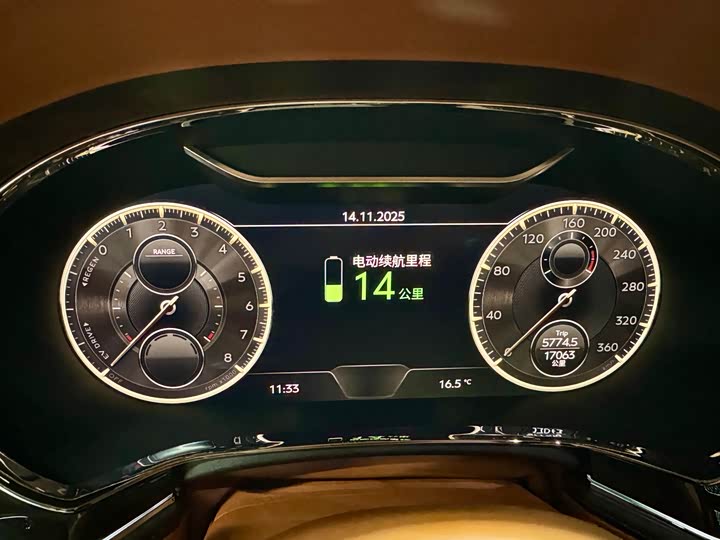 Фото 32 - Bentley Flying Spur Hybrid