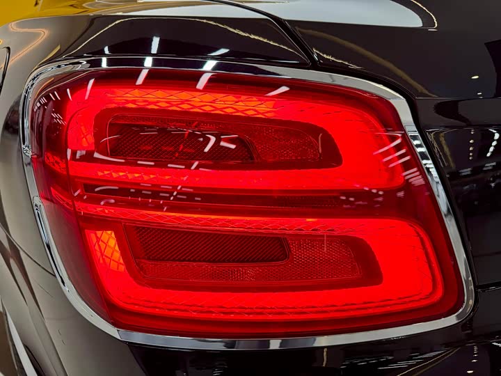 Фото 33 - Bentley Flying Spur Hybrid