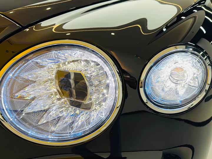 Фото 34 - Bentley Flying Spur Hybrid