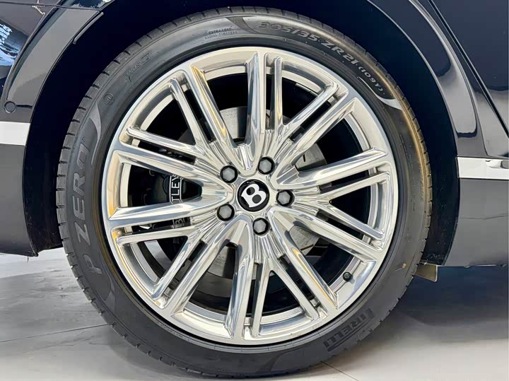 Фото 35 - Bentley Flying Spur Hybrid