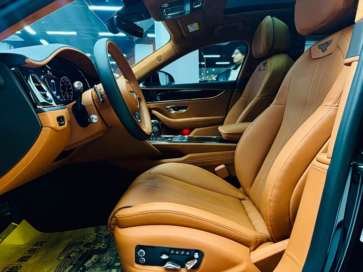 Фото 9 - Bentley Flying Spur Hybrid