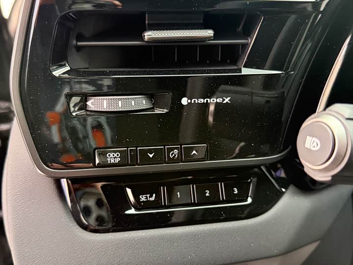 Фото 10 - Lexus RX