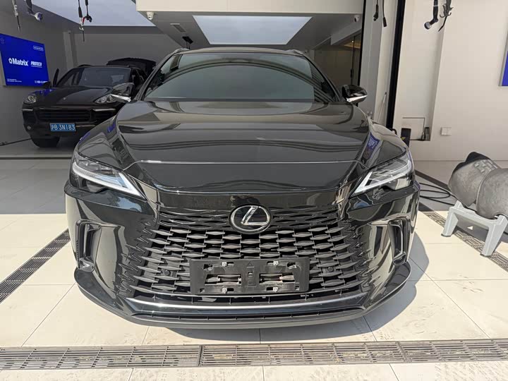 Фото 2 - Lexus RX