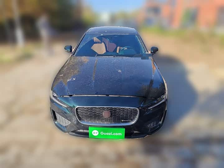 Фото 3 - Jaguar XE L