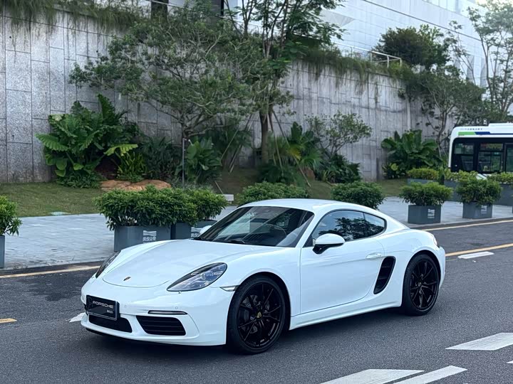 Фото 1 - Porsche 718