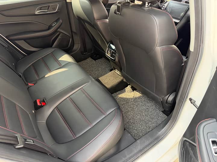 Фото 8 - MG Motor 6