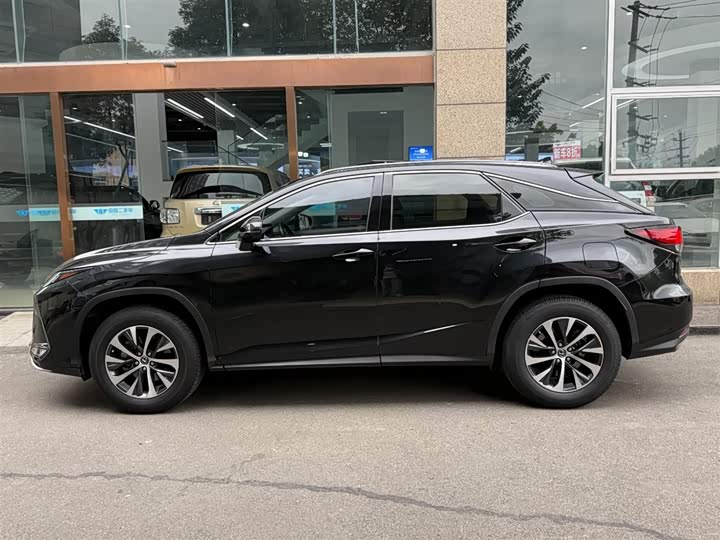 Фото 3 - Lexus RX