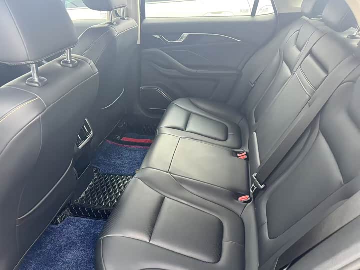 Фото 11 - Bestune B70