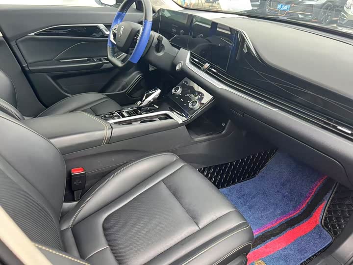 Фото 20 - Bestune B70