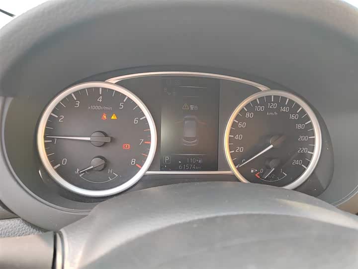 Фото 12 - Nissan Tiida