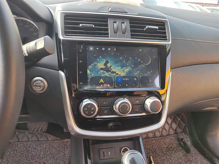 Фото 13 - Nissan Tiida