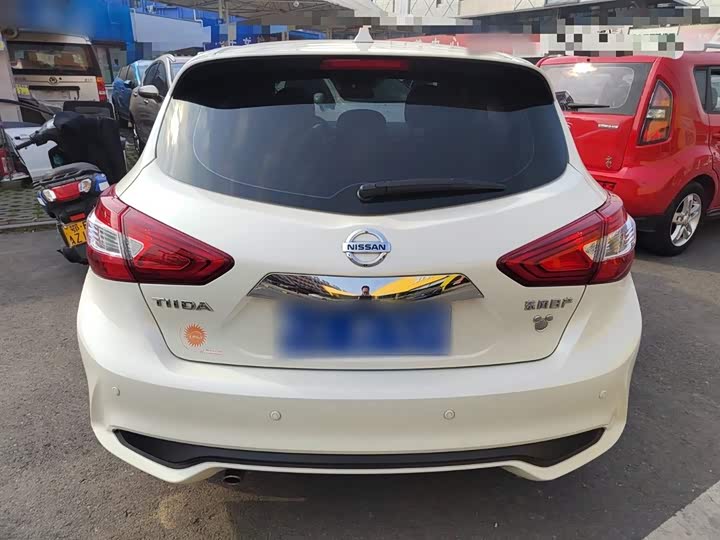 Фото 6 - Nissan Tiida