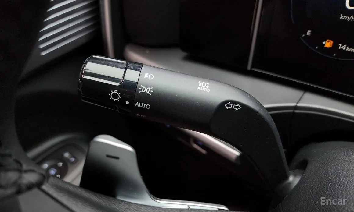 Фото 18 - Hyundai Santa Fe