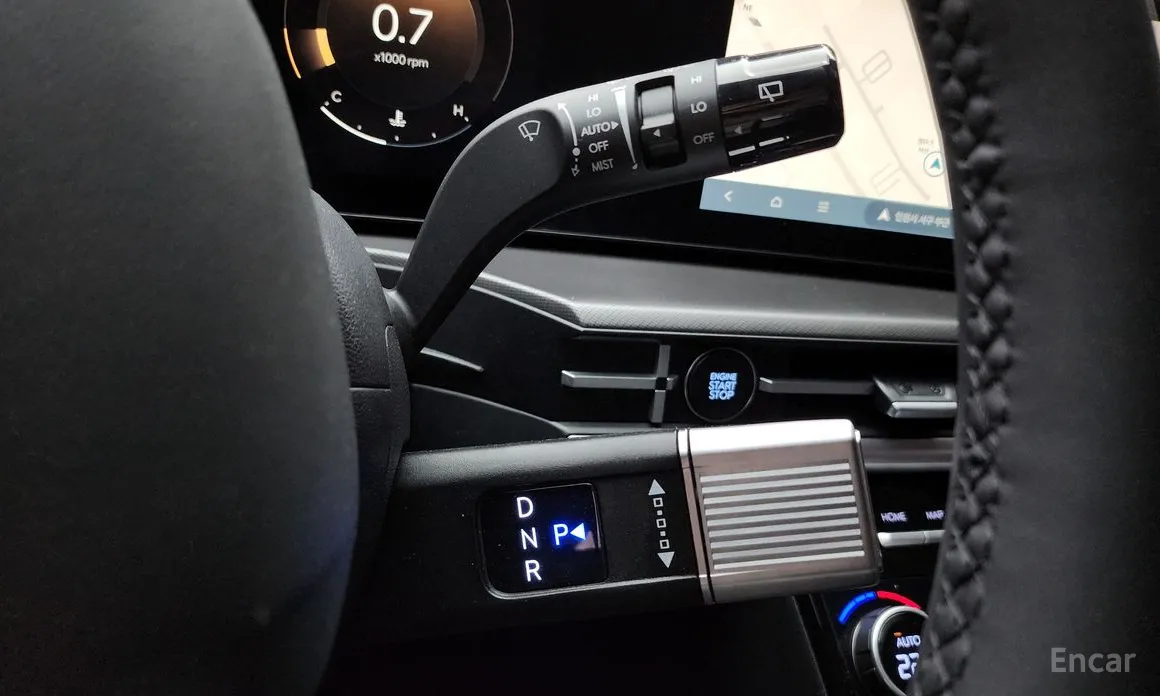 Фото 9 - Hyundai Santa Fe