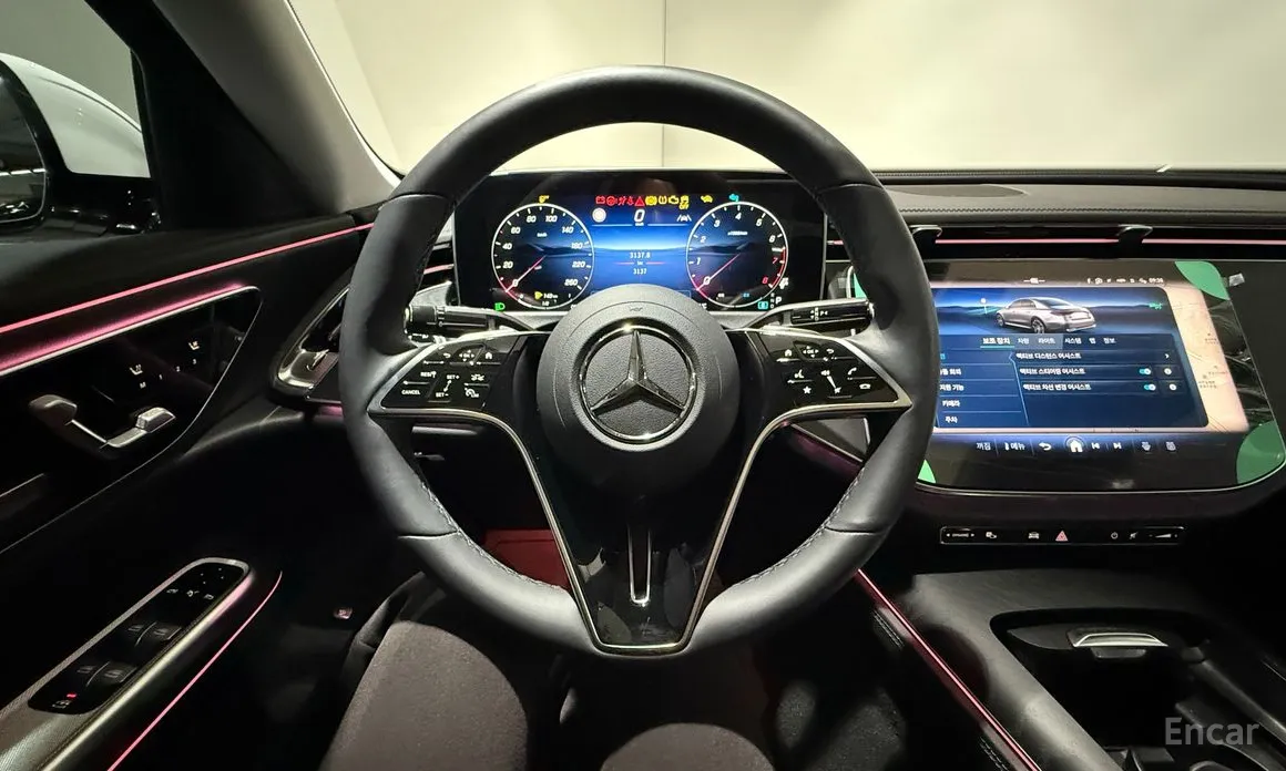 Фото 10 - Mercedes-Benz E-Class