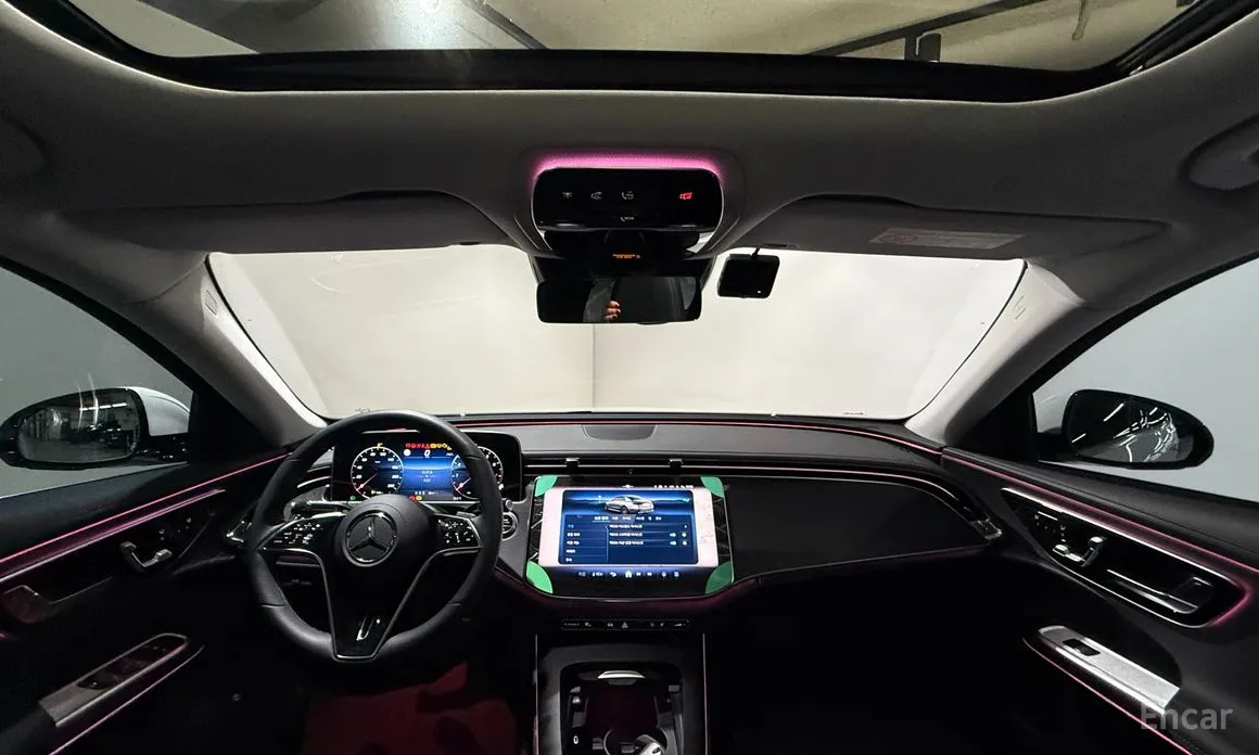 Фото 13 - Mercedes-Benz E-Class