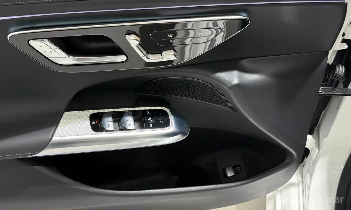 Фото 16 - Mercedes-Benz E-Class