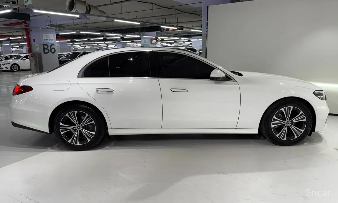 Фото 3 - Mercedes-Benz E-Class