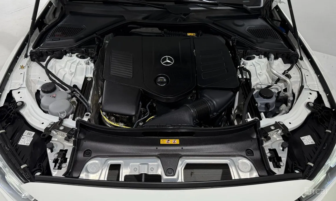 Фото 7 - Mercedes-Benz E-Class