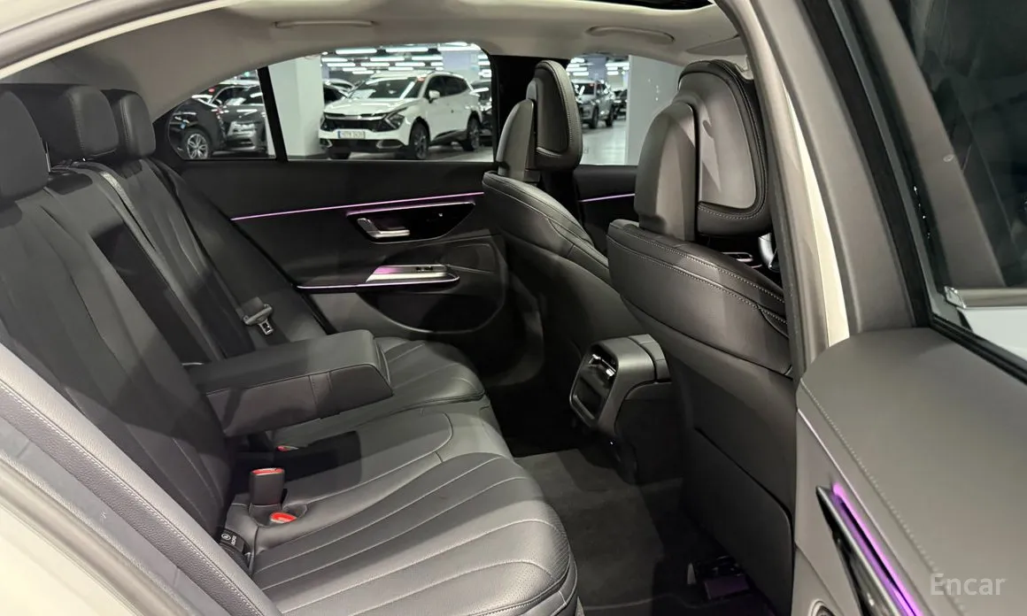 Фото 9 - Mercedes-Benz E-Class