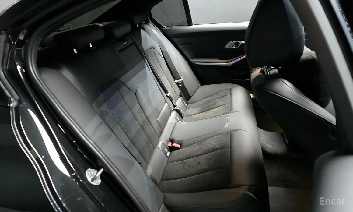 Photo 12 - BMW 3 Series