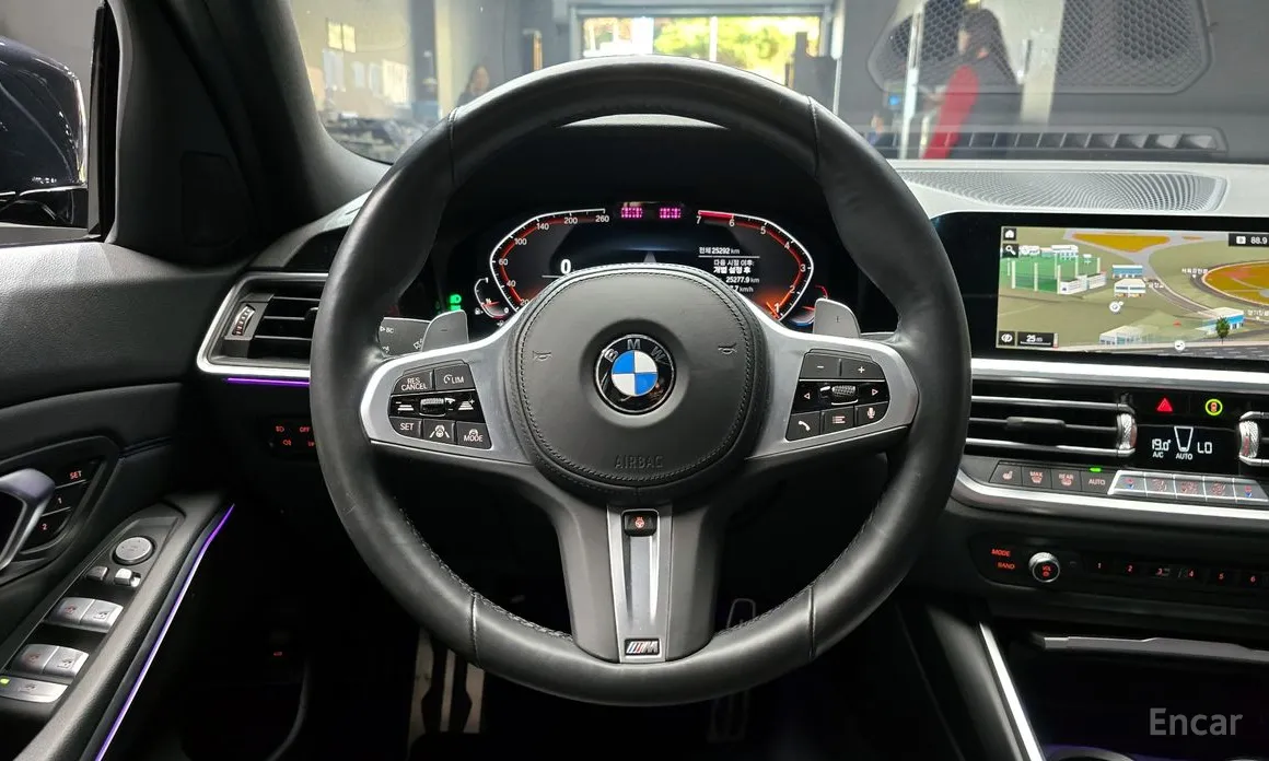 Photo 14 - BMW 3 Series