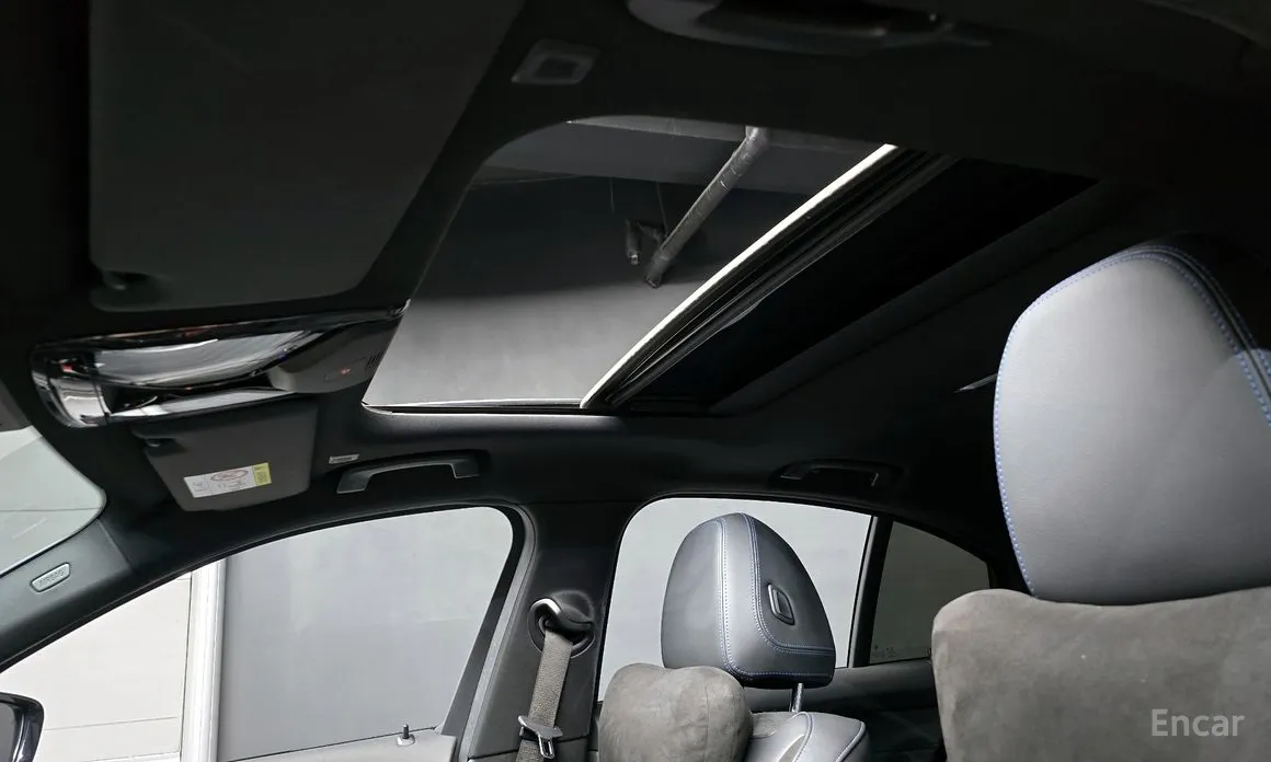 Photo 19 - BMW 3 Series