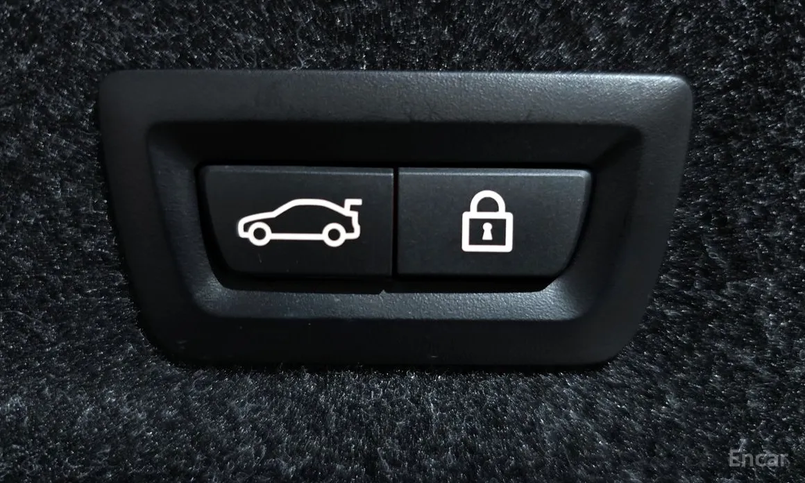 Photo 20 - BMW 3 Series