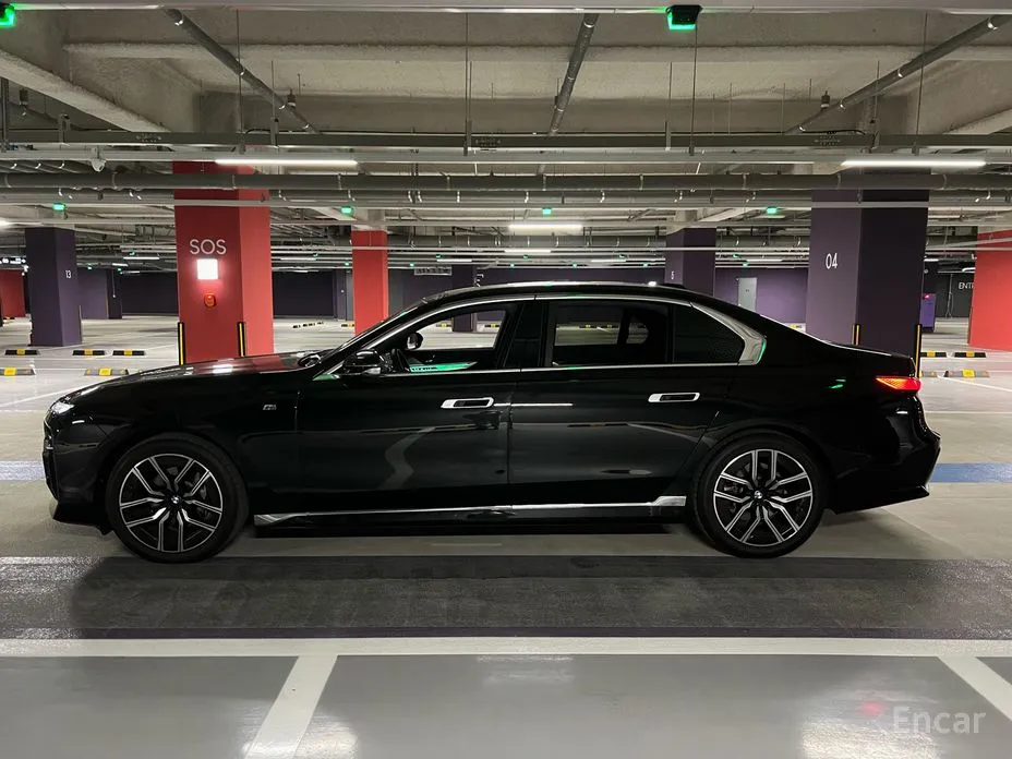 Фото 5 - BMW 7 Series