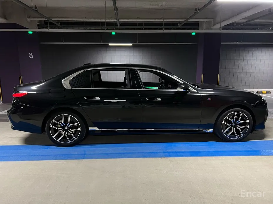 Фото 6 - BMW 7 Series