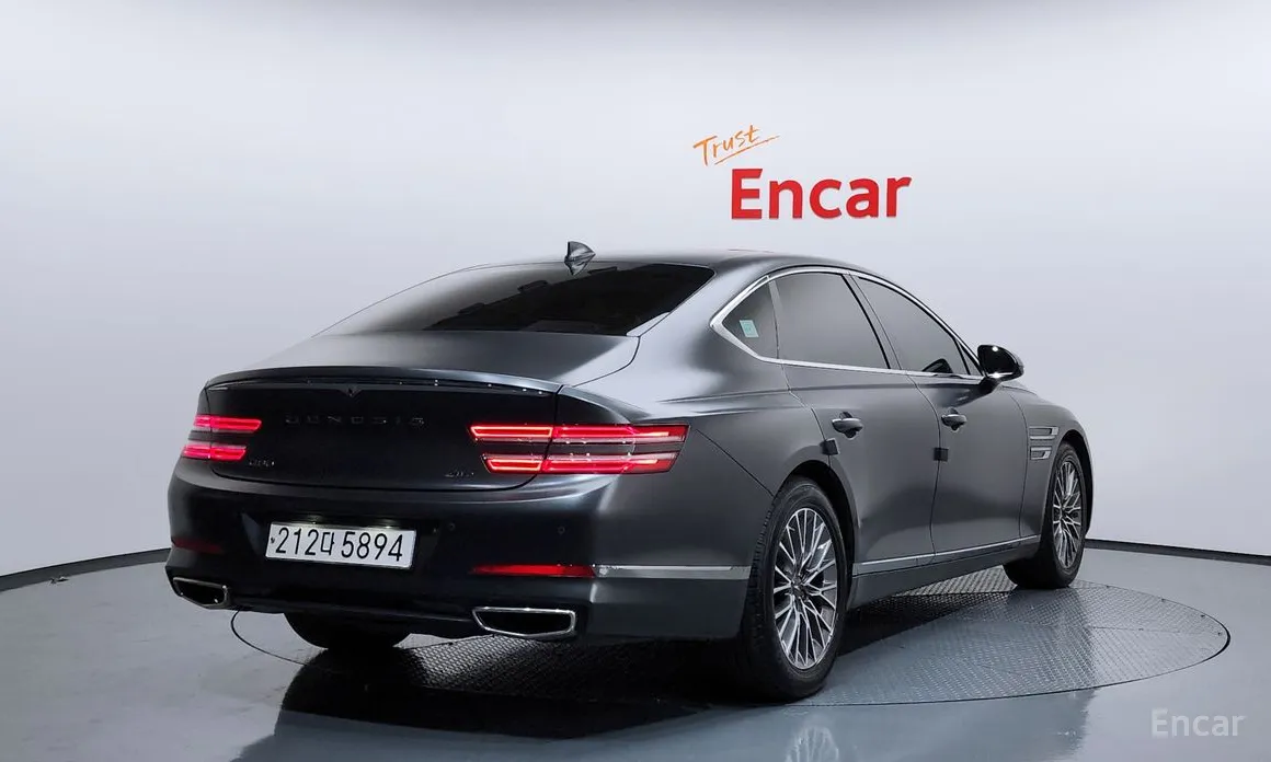 Фото 2 - Genesis G80