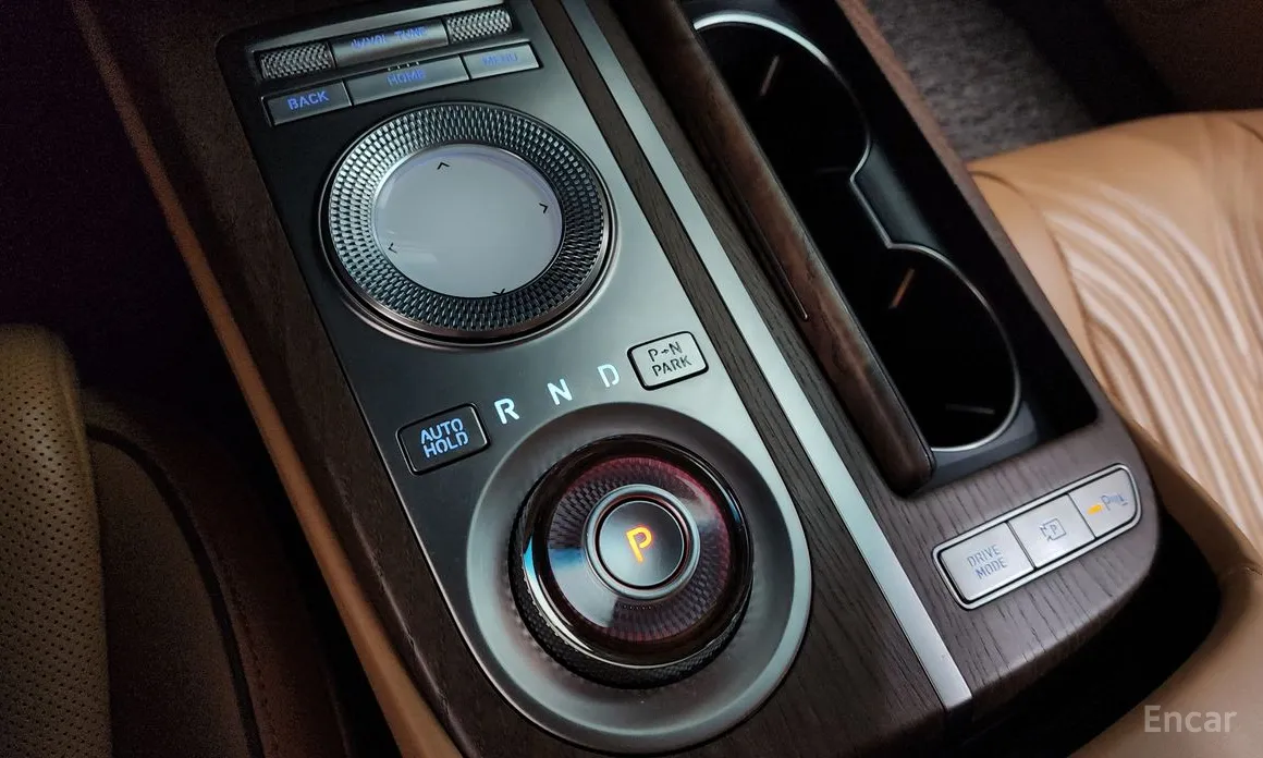 Фото 9 - Genesis G80