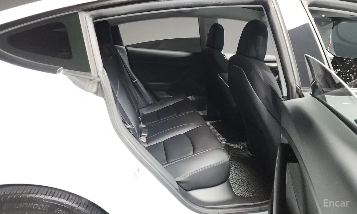 Фото 12 - Tesla Model 3